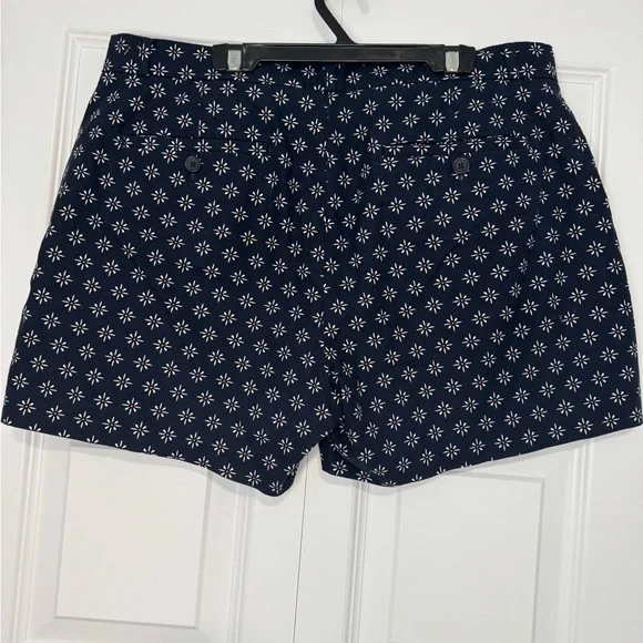 Banana Republic Dark Blue Floral Women's Shorts - Picture 2 of 5